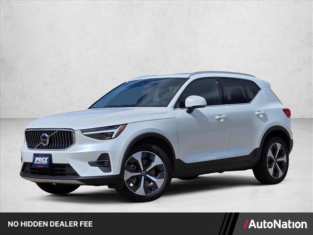 Crystal White Pearl 2025 Volvo XC40 SUV / Crossover All-Wheel Drive Automatic
