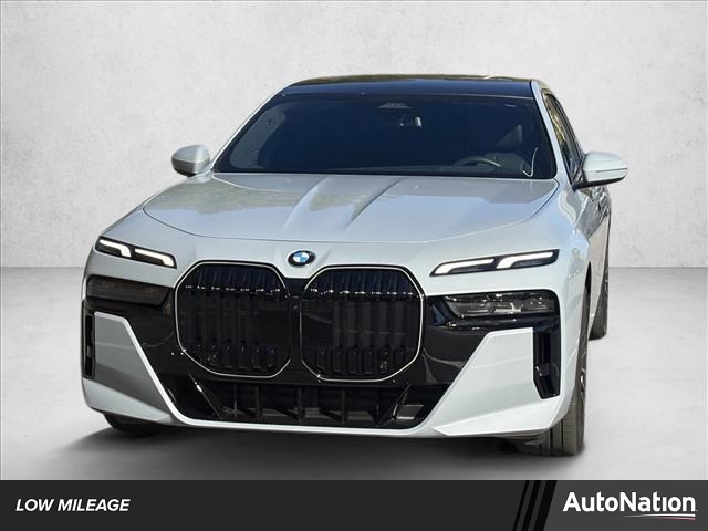 2025 BMW 7 Series 740i RWD