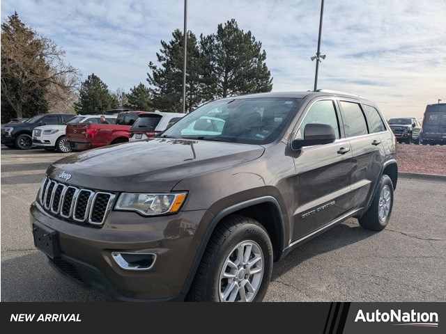 Walnut Brown Metallic Clearcoat 2018 Jeep Grand Cherokee Laredo E 4WD SUV / Crossover Four-Wheel Drive 8-Speed Automatic