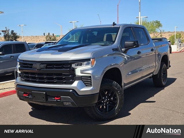 Sterling Gray Metallic 2024 Chevrolet Silverado 1500 LT Trail Boss Crew Cab 4WD Pickup Truck Four-Wheel Drive Automatic
