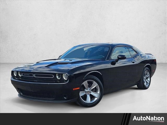 2018 Dodge Challenger SXT RWD