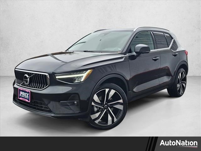 2025 Volvo XC40 B5 Plus Bright Theme AWD