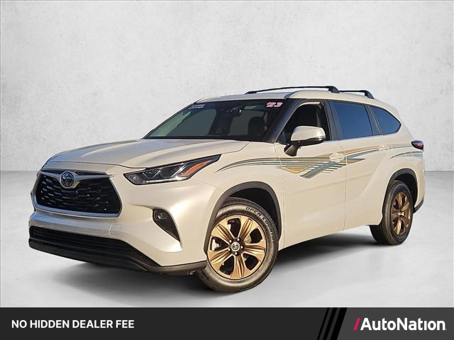 White (Wind Chill Pearl) 2023 Toyota Highlander Hybrid SUV / Crossover Front-Wheel Drive Automatic