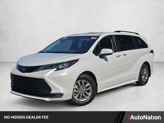 2022 Toyota Sienna XLE 7-Passenger FWD