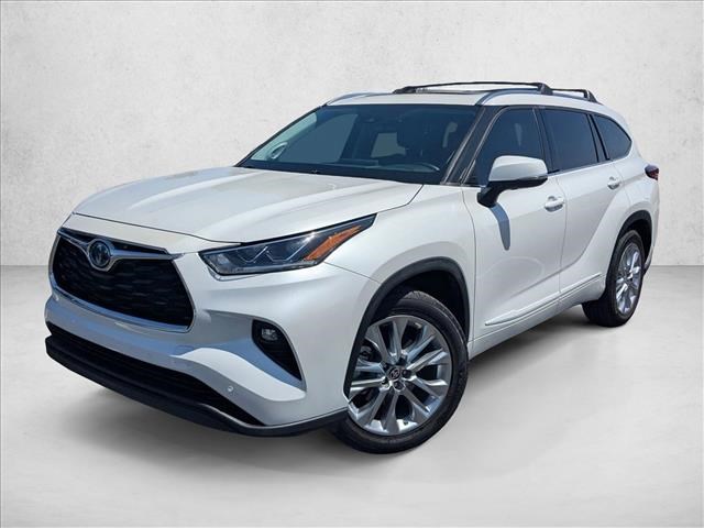 White (Wind Chill Pearl) 2022 Toyota Highlander Hybrid Limited FWD SUV / Crossover Front-Wheel Drive Automatic