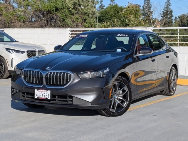 Gray (Dark Graphite Metallic) 2026 BMW 5 Series 530i RWD Sedan Rear-Wheel Drive Automatic