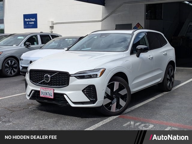 Crystal White Metallic 2025 Volvo XC60 SUV / Crossover All-Wheel Drive Automatic