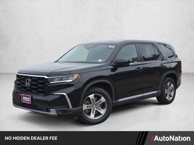 2023 Honda Pilot EX-L AWD with Captains Chairs