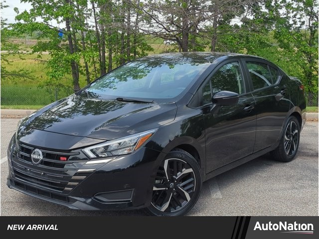 2024 Nissan Versa SR FWD