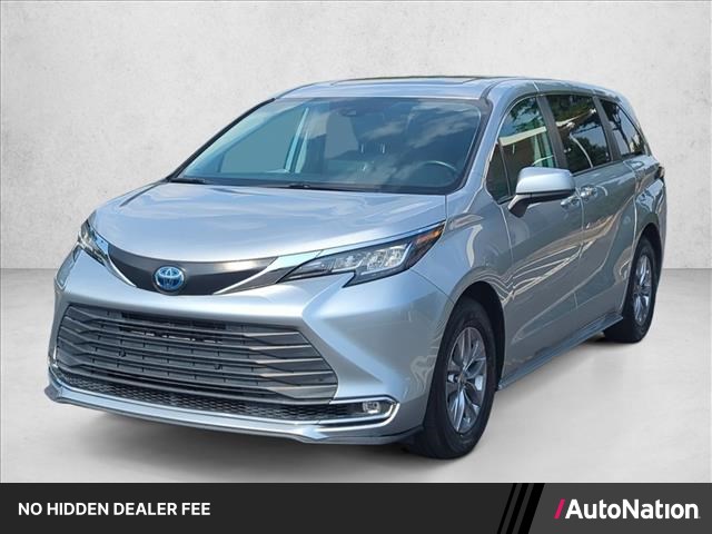 Celestial Silver Metallic 2022 Toyota Sienna Minivan Front-Wheel Drive Automatic