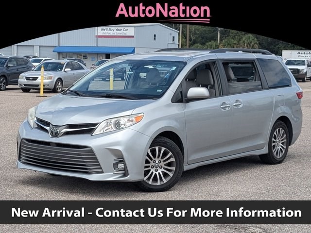 2019 Toyota Sienna XLE 7-Passenger FWD with Auto-Access Seat