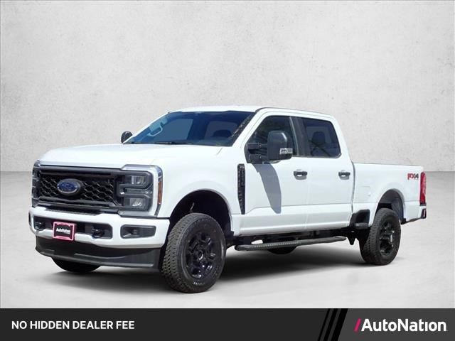 Oxford White 2026 Ford F-250 Super Duty Pickup Truck Four-Wheel Drive Automatic