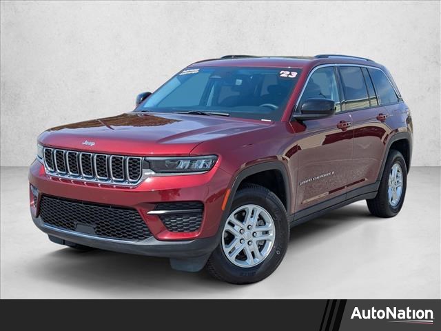 2023 Jeep Grand Cherokee Laredo RWD