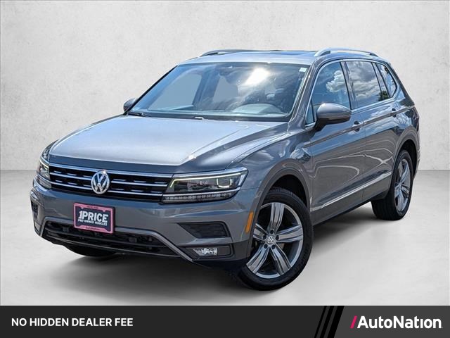 Platinum Gray Metallic 2018 Volkswagen Tiguan SUV / Crossover All-Wheel Drive 8-Speed Automatic