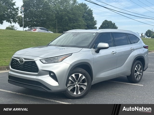 2022 Toyota Highlander XLE FWD