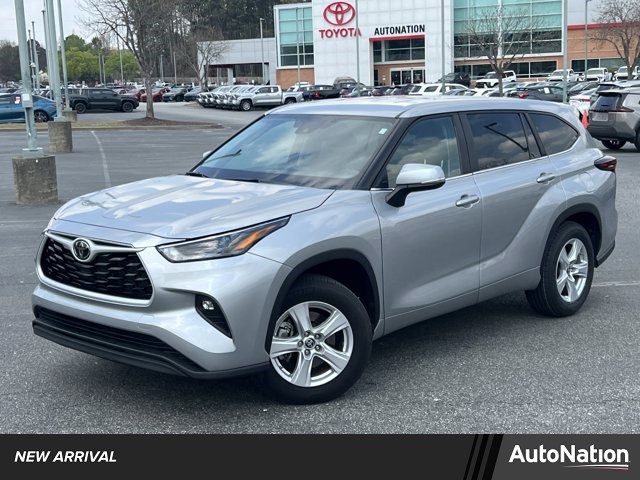 2025 Toyota Highlander LE FWD