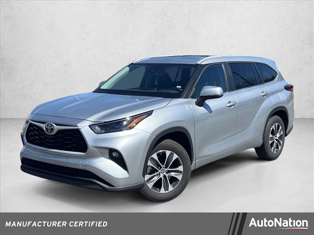 Silver 2025 Toyota Highlander XLE FWD SUV / Crossover Front-Wheel Drive Automatic