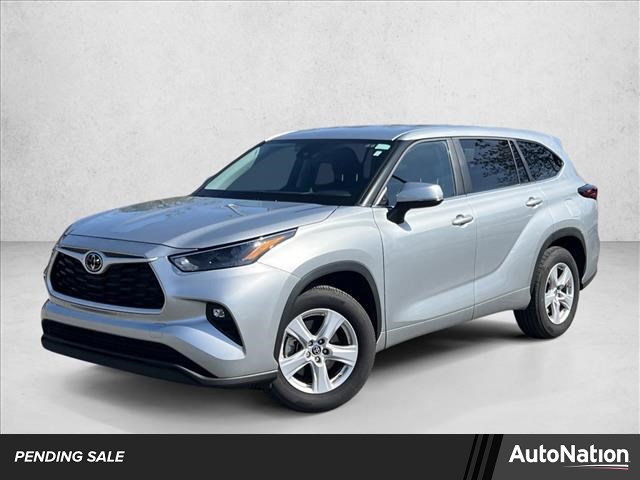 Celestial Silver Metallic 2025 Toyota Highlander LE FWD SUV / Crossover Front-Wheel Drive 8-Speed Automatic