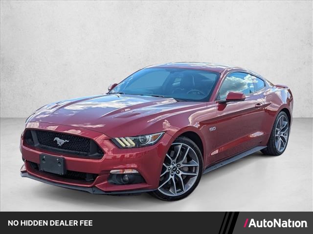 2017 Ford Mustang Rojo (Ruby Red Metallic Tinted Clearcoat) Coupé Tracción trasera 6 velocidades Automática
