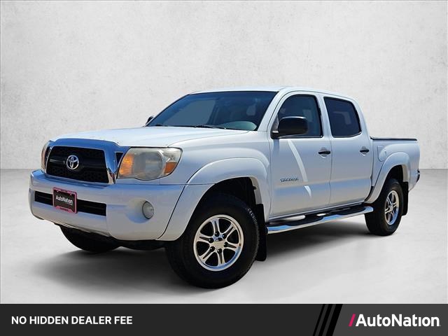 Super White 2011 Toyota Tacoma Pickup Truck 4X2 Automatic