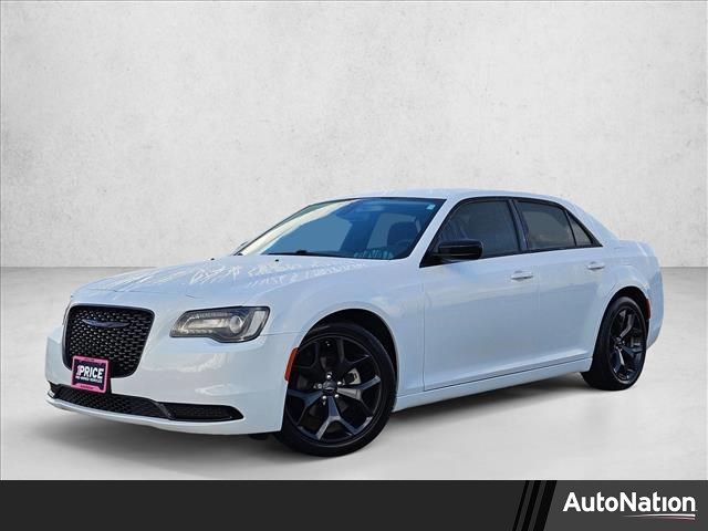 2023 Chrysler 300 Touring RWD