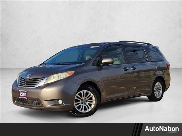 Predawn Gray Mica 2017 Toyota Sienna XLE 7-Passenger Auto Access Seat FWD Minivan Front-Wheel Drive Automatic
