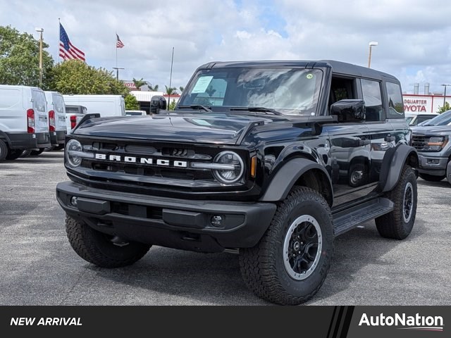 Shadow Black 2026 Ford Bronco Outer Banks 4-Door 4WD SUV / Crossover Four-Wheel Drive Automatic