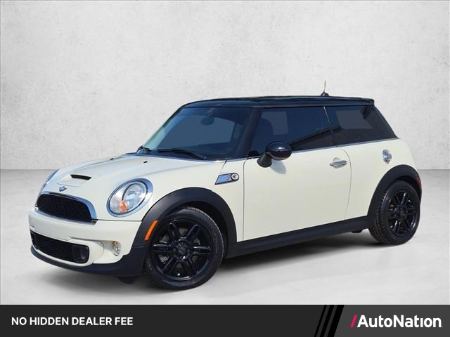 Pepper White 2013 MINI Cooper Hatchback Front-Wheel Drive Automatic
