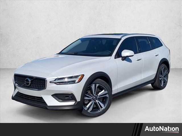 Crystal White Metallic 2023 Volvo V60 Cross Country B5 Plus AWD Wagon All-Wheel Drive Automatic