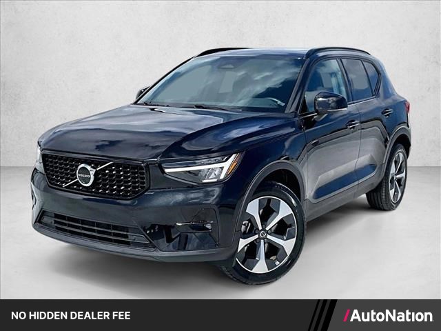 2024 Volvo XC40 B5 Plus Dark Theme AWD