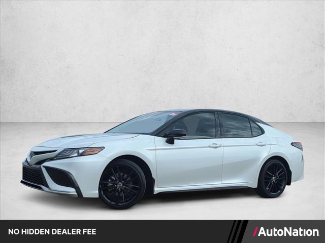 Wind Chill Pearl/Midnight Black Metallic 2024 Toyota Camry Sedan Front-Wheel Drive Automatic