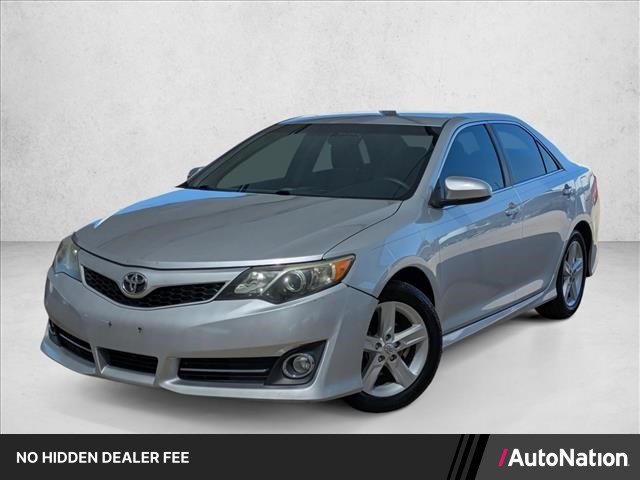 Classic Silver Metallic 2014 Toyota Camry Sedan Front-Wheel Drive Automatic