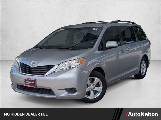 2014 Toyota Sienna LE 7-Passenger Auto Access Seat