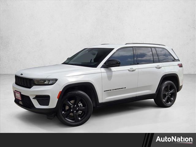 Bright White Clearcoat 2022 Jeep Grand Cherokee Altitude 4WD SUV / Crossover Four-Wheel Drive 8-Speed Automatic