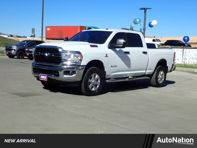 Bright White Clearcoat 2024 RAM 2500 Big Horn Crew Cab 4WD Pickup Truck Four-Wheel Drive 6-Speed Automatic
