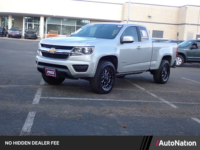 Silver Ice Metallic 2017 Chevrolet Colorado Pickup Truck Four-Wheel Drive 6-Speed Automatic