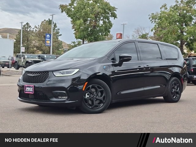 Brilliant Black Crystal Pearlcoat 2023 Chrysler Pacifica Hybrid Minivan Front-Wheel Drive Automatic