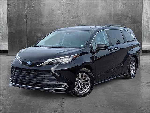 Sienna XLE 8-Passenger