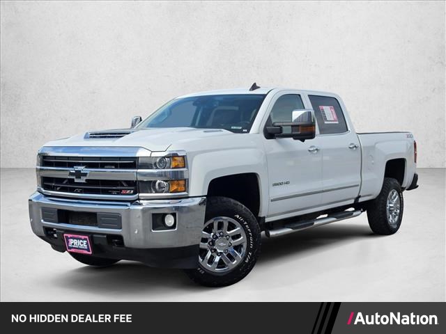 Summit White 2018 Chevrolet Silverado 2500HD Pickup Truck Four-Wheel Drive 6-Speed Automatic