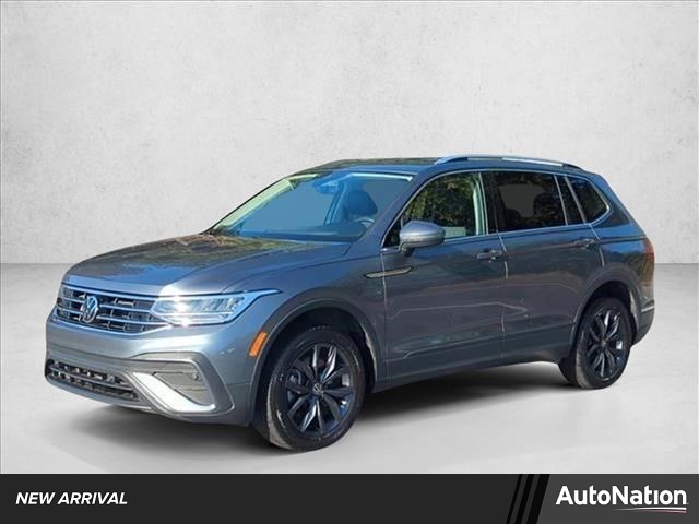 Platinum Gray Metallic 2022 Volkswagen Tiguan SE 4Motion SUV / Crossover All-Wheel Drive 8-Speed Automatic