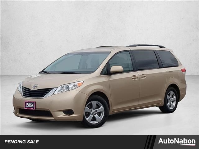 2014 Toyota Sienna LE 7-Passenger Auto Access Seat