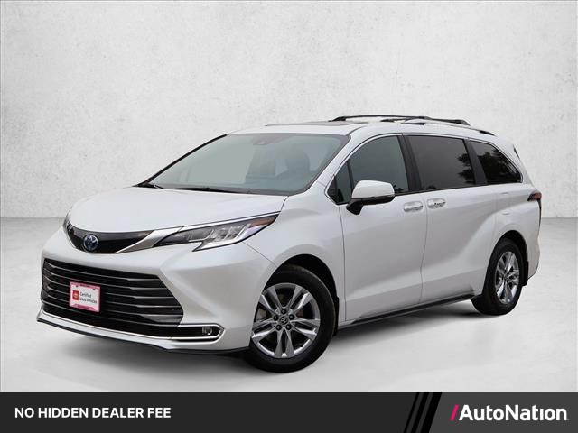White (Wind Chill Pearl) 2025 Toyota Sienna Minivan All-Wheel Drive Automatic