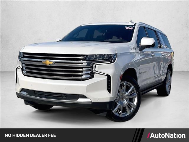 White (Iridescent Pearl Tricoat) 2024 Chevrolet Suburban SUV / Crossover 4X2 Automatic