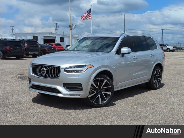 2022 Volvo XC90 T6 Momentum 7-Passenger AWD