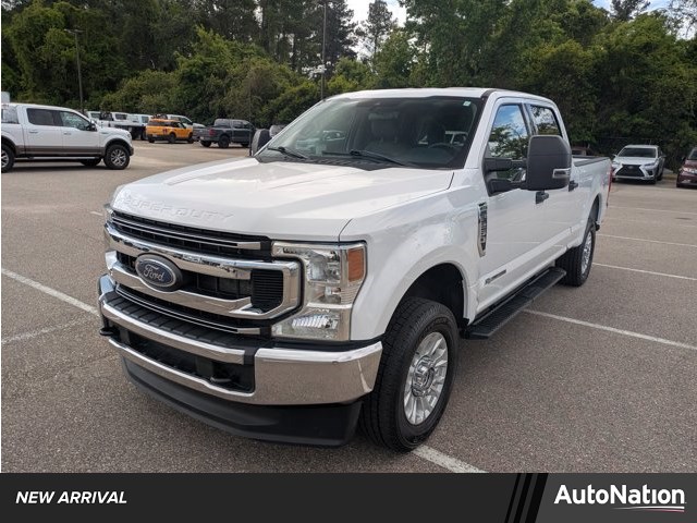 Oxford White 2022 Ford F-250 Super Duty XLT Crew Cab 4WD Pickup Truck Four-Wheel Drive Automatic