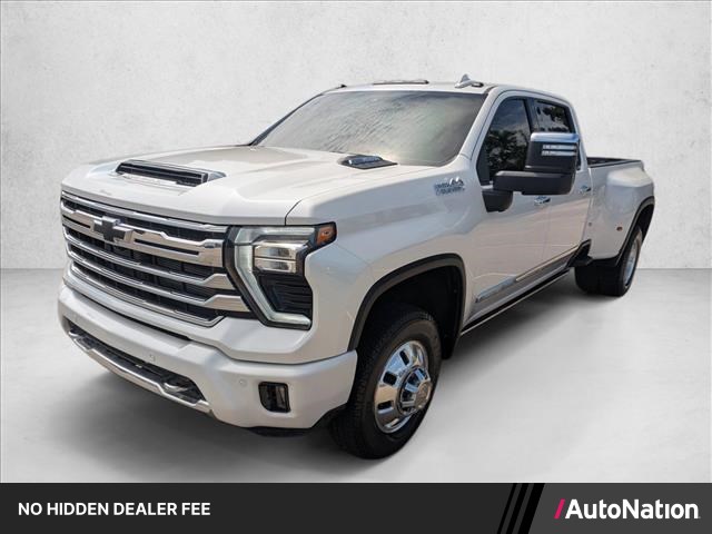 White (Iridescent Pearl Tricoat) 2025 Chevrolet Silverado 3500HD Pickup Truck Four-Wheel Drive Automatic