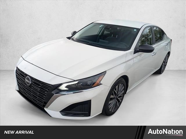 Glacier White 2025 Nissan Altima 2.5 SV FWD Sedan Front-Wheel Drive Automatic
