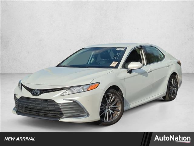 White (Wind Chill Pearl) 2023 Toyota Camry XLE FWD Sedan Front-Wheel Drive Automatic