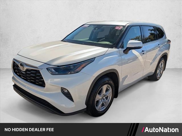White (Wind Chill Pearl) 2022 Toyota Highlander SUV / Crossover All-Wheel Drive Automatic
