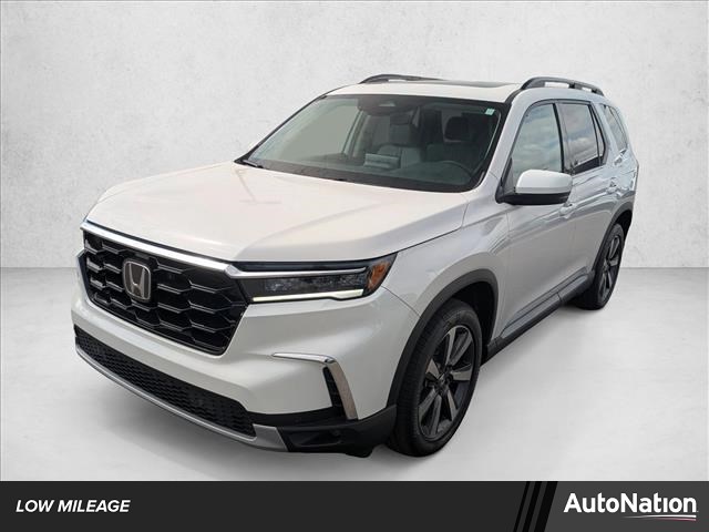 Gray (Platinum White Pea) 2025 Honda Pilot Touring AWD SUV / Crossover All-Wheel Drive Automatic